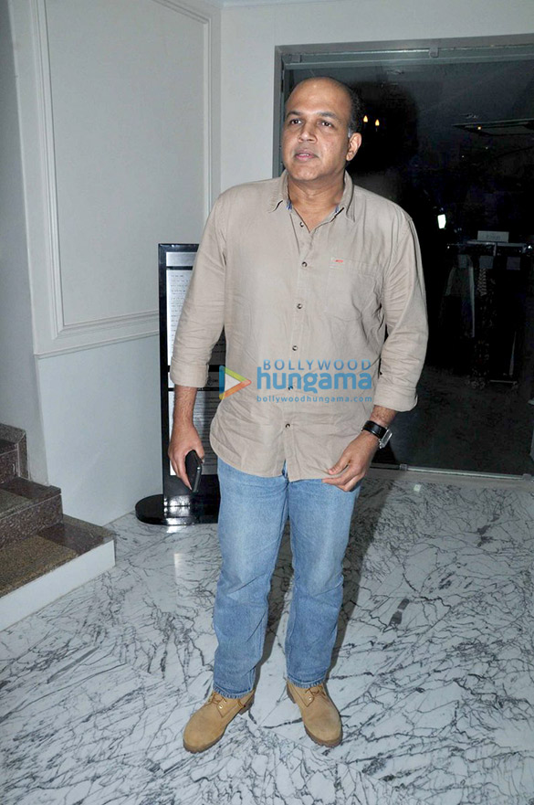 farhan daisy snapped post raees screening 11