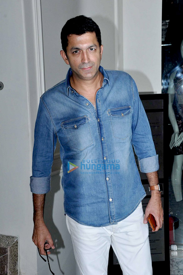 farhan daisy snapped post raees screening 8