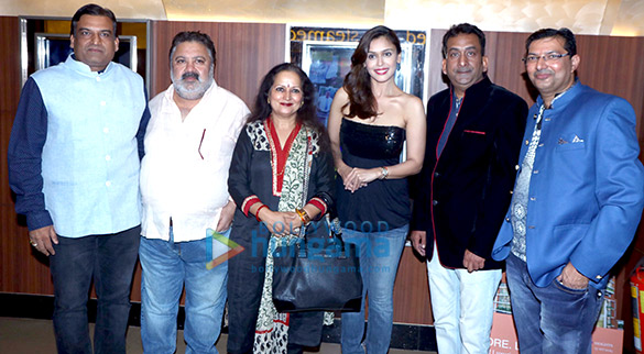 hrishitaa bhatt and other celebs snapped at the special screening of the film prakash electronics 6