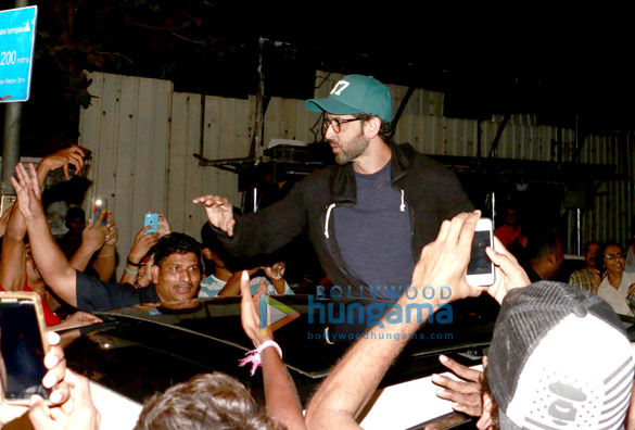 hrithik roshan interacts with his fans 3