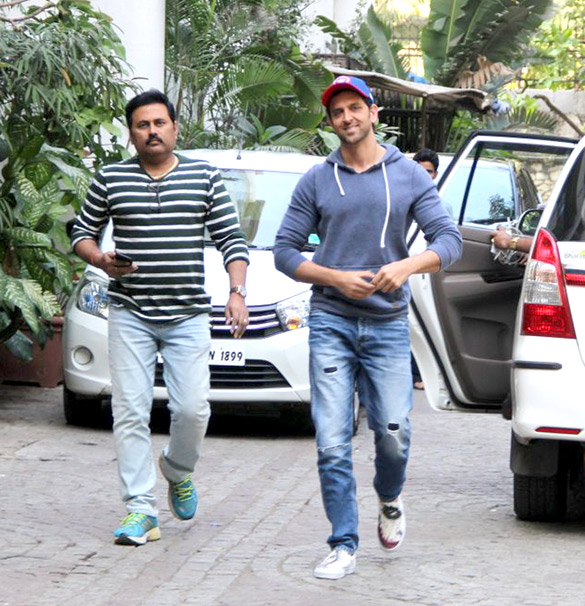 Hrithik Roshan snapped meeting his fans on his birthday Hrithik Roshan snapped meeting his fans on his birthday