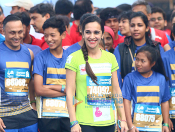 John Abraham, Sonali Bendre and others grace the Standard Chartered Mumbai Marathon 2017