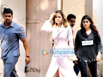 Kangna Ranaut snapped during a shoot at Mehboob Studio