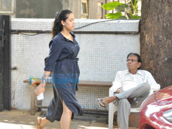 Mira Rajput snapped post salon session in Bandra