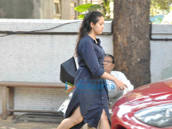 Mira Rajput snapped post salon session in Bandra