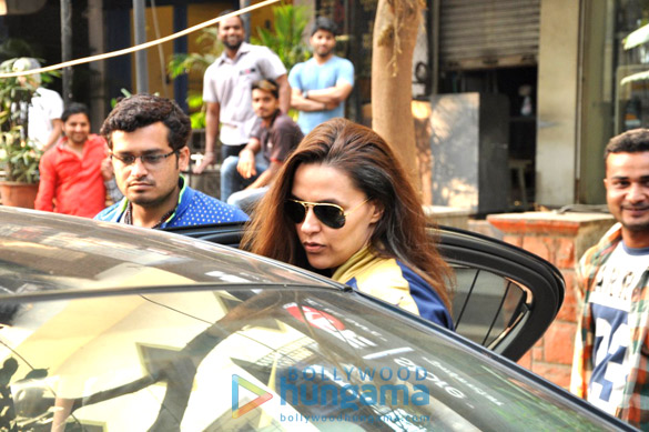 neha dhupia snapped post lunch at the kitchen garden 6