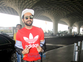 Parineeti Chopra, Shilpa Shetty and many more snapped at the airport