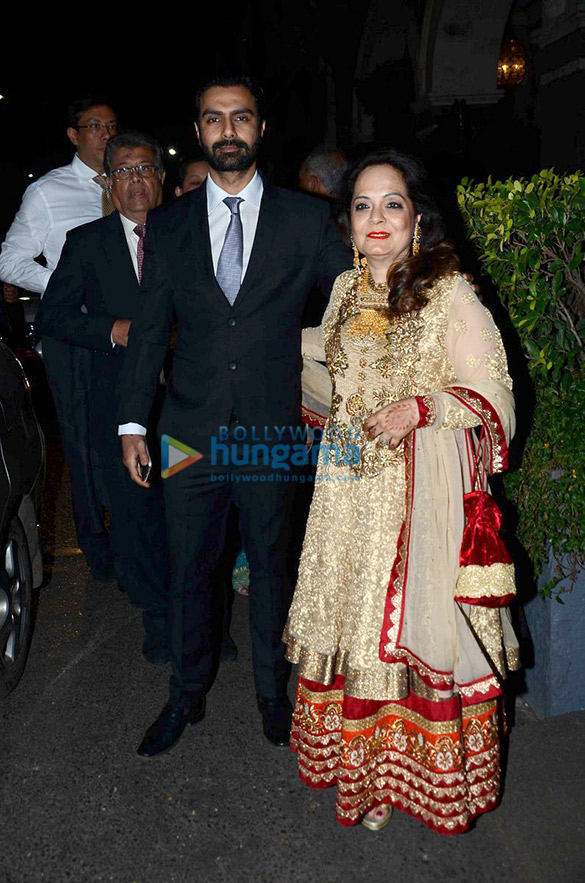 preity zinta vivek oberoi and others at radha kapoors daughters wedding reception 6
