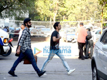 Pulkit Samrat manhandles a media photographer as his wife Shweta Rohira files for divorce
