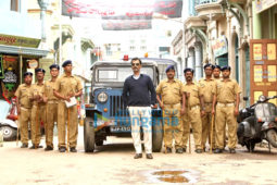 Movie still from the Movie Raees