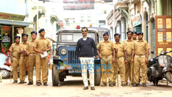 Movie still from the Movie Raees