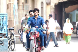 Movie still from the Movie Raees