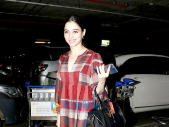 Riya Sen & Tamannaah Bhatia snapped at the airport
