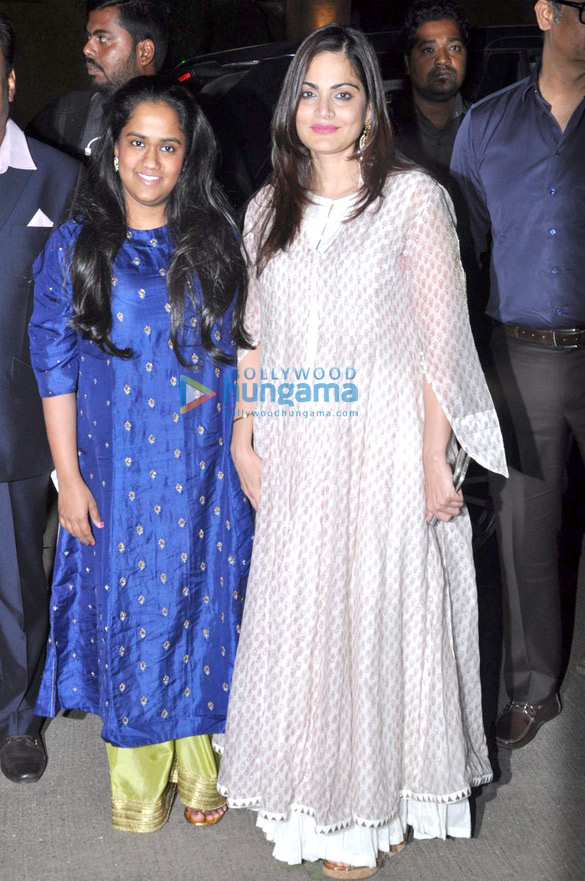 salman khan and family snapped at his driver deepak singhs sons wedding 3
