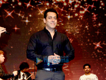 Shah Rukh Khan, Salman Khan, Karisma Kapoor, Kangna Ranaut and others celebrate 'International Customs Day'