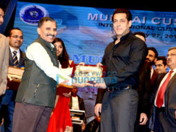 Shah Rukh Khan, Salman Khan, Karisma Kapoor, Kangna Ranaut and others celebrate ‘International Customs Day’