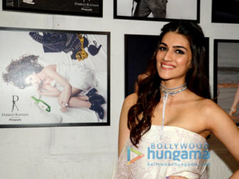 Shah Rukh Khan, Varun Dhawan, Kriti Sanon, Rekha & others grace the launch of Dabboo Ratnani's calendar 2017