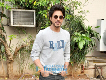 Shah Rukh Khan promotes 'Raees' at Mehboob Studio