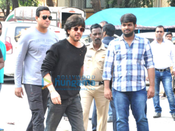 Shah Rukh Khan promotes 'Raees' at Mehboob Studio in Bandra