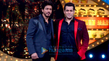 Shah Rukh Khan promotes ‘Raees’ on the sets of Salman Khan’s ‘Bigg Boss 10’