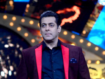 Shah Rukh Khan promotes 'Raees' on the sets of Salman Khan's Bigg Boss 10