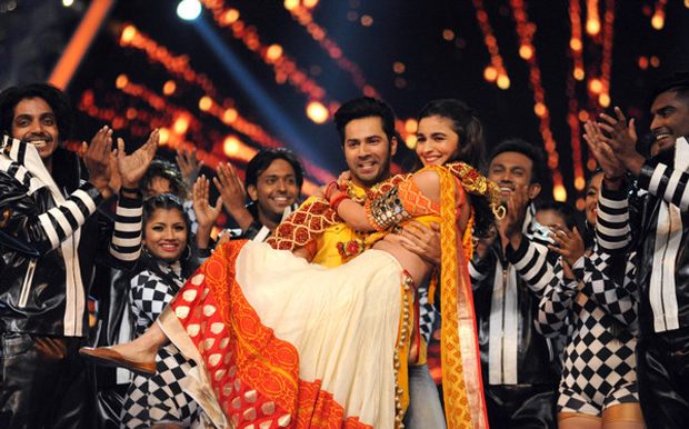 Check out: Shahid Kapoor, Katrina Kaif, Alia Bhatt and Varun Dhawan set the stage on fire at Umang 2017 Check out: Shahid Kapoor, Katrina Kaif, Alia Bhatt and Varun Dhawan set the stage on fire at Umang 2017