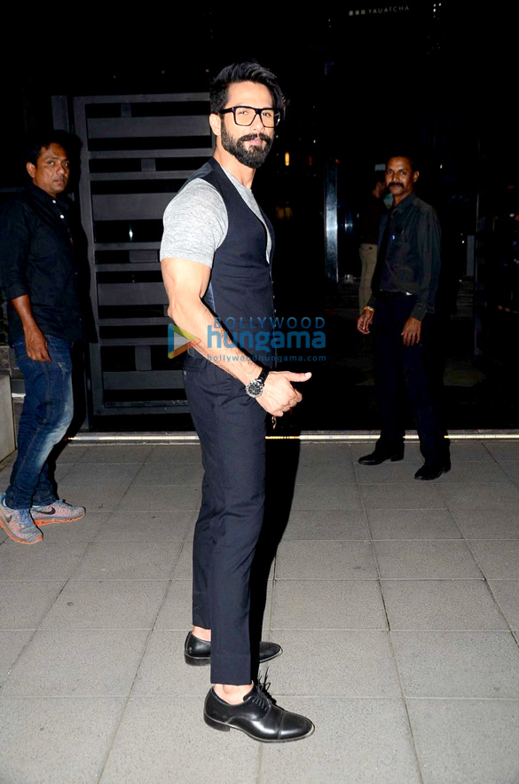 shahid kapoor snapped post dinner at yuatchaa 6