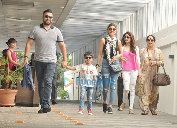 shilpa shetty family snapped post lunch at hakkasan 6