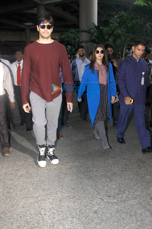 Sidharth Malhotra and Alia Bhatt return from Amsterdam Sidharth Malhotra and Alia Bhatt return from Amsterdam