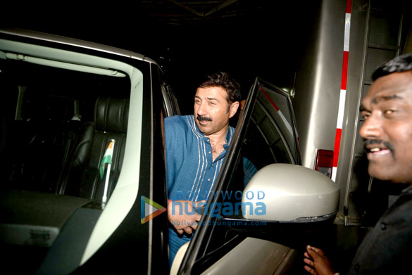 sunny deol snapped on the sets of bhaiyaji superhit 4