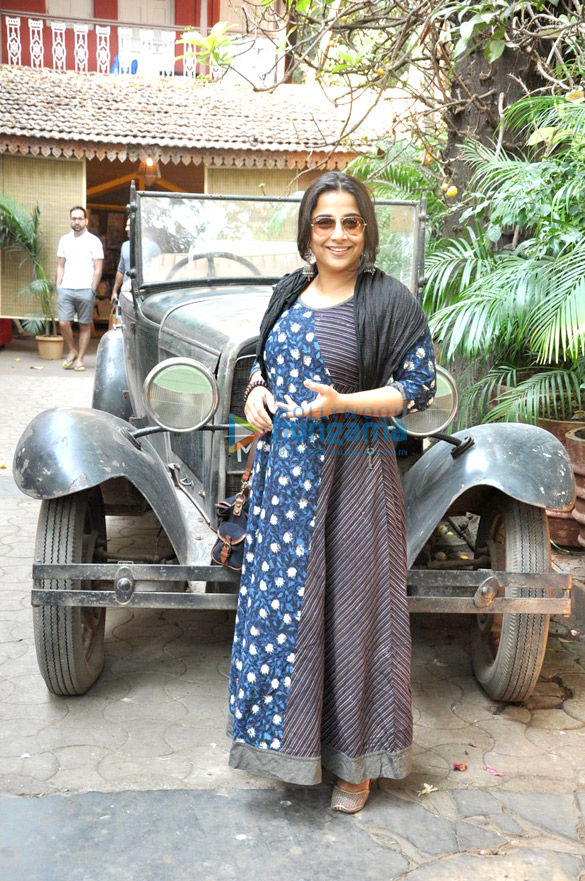 Vidya Balan snapped in Bandra Vidya Balan snapped in Bandra