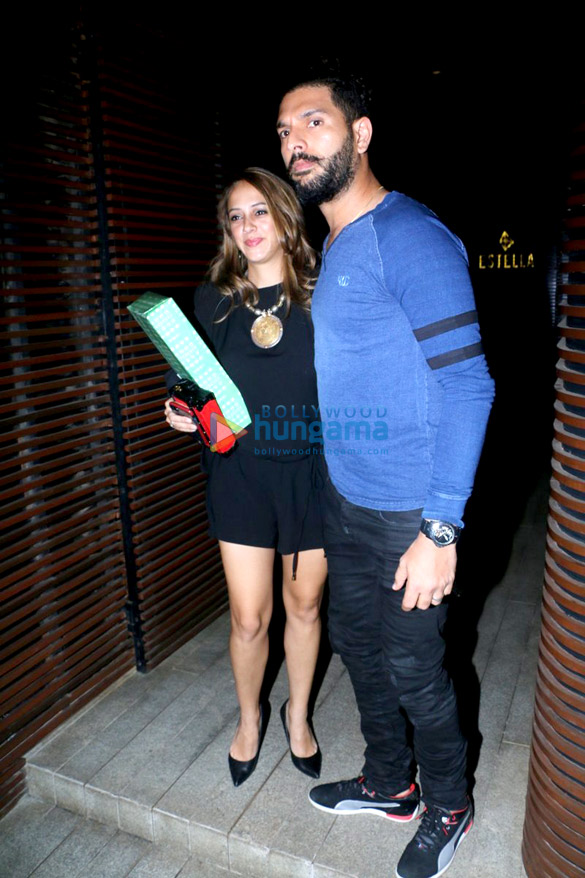 yuvraj and hazel snapped at estella restaurant 2