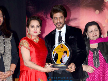 Rekha presents Shah Rukh Khan with the 4th Yash Chopra Memorial award