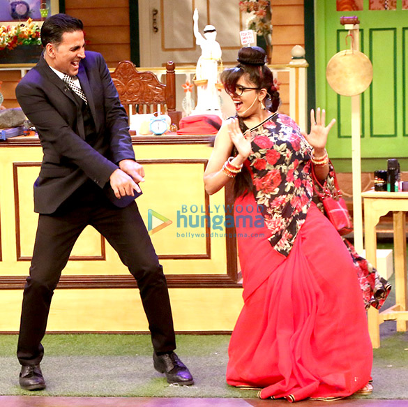 Akshay Kumar & Huma Qureshi promote ‘Jolly LLB 2’ on The Kapil Sharma Show