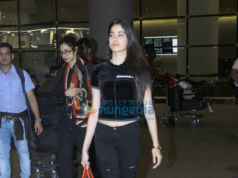 Alia Bhatt, Sridevi, Manyata Dutt and others snapped at the airport
