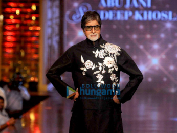 Amitabh Bachchan, Varun Dhawan, Alia Bhatt & Sonali Bendre grace Abu Jani & Sandeep Khosla's fashion show for CPAA