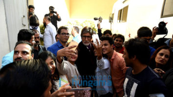 Amitabh Bachchan gets mobbed after an ad shoot