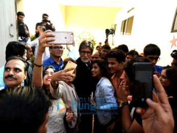 Amitabh Bachchan gets mobbed after an ad shoot