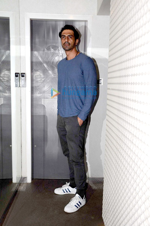 arjun rampal joins the cast of aankhen 2 6