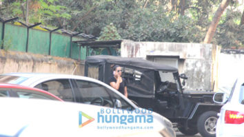 Bipasha Basu snapped at her gym in Bandra