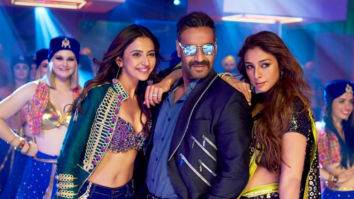 Movie Wallpapers Of The Movie De De Pyaar De