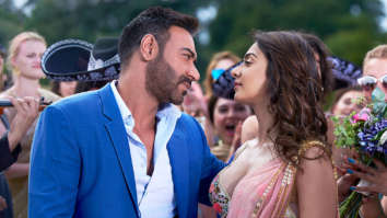 Movie Wallpapers Of The Movie De De Pyaar De