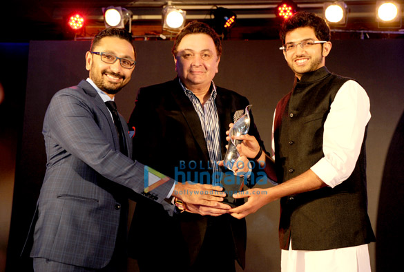 hrithik sonam receive most stylish awards 5