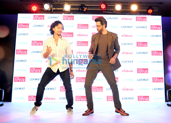 hrithik sonam receive most stylish awards 7