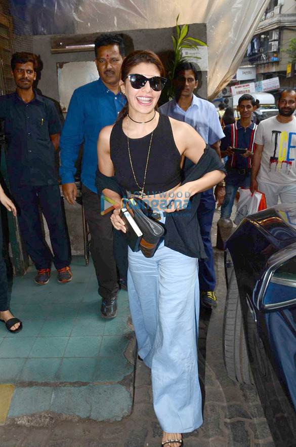 jacqueline snapped at pali village cafe 2