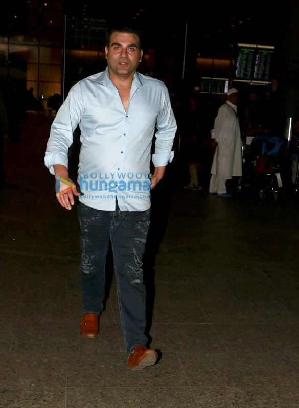 kajol and arbaaz khan snapped at the airport 2