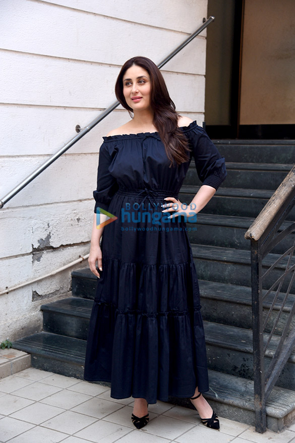 kareena kapoor khan snapped with celebrity nutritionist rujuta diwekar while discussing obesity and undernourishment 3