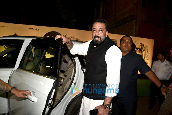 sanjay dutt snapped with owen roncon at mahindra blues festival 5