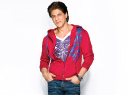 WOW! Shah Rukh Khan makes Valentine’s Day special for his female staff