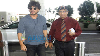 Shah Rukh Khan & Vidhu Vinod Chopra depart for Ajay Bijli’s 50th birthday bash in Dubai
